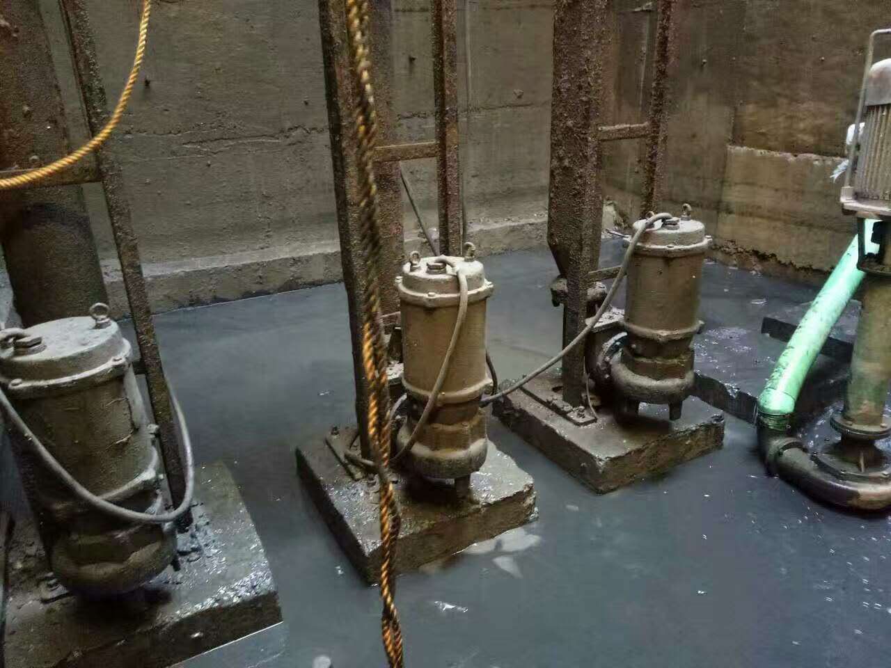 金沙污水池清理