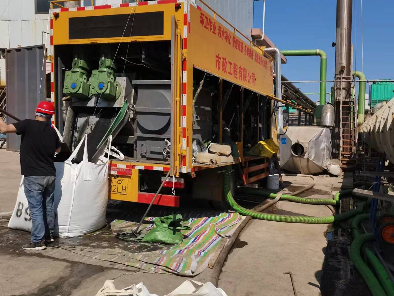 金沙淤泥压干处理